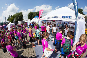 Am RUNNER'S WORLD-Stand gibt es tolle Belohnungen fr alle Nutzerinnen der Lauftrainer-App