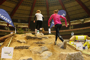 13 Hindernisse gilt es beim ECCO Indoor Trail zu absolvieren